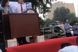 沈阳拍卖54只淘汰警犬 最高价33万现场气氛火爆！视频封面