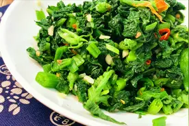 这个菜在农村随处可见，在城里却可遇不可求，最爱这一口鲜嫩脆爽视频封面