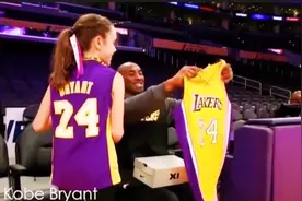 当你发现最喜欢的明星突然出现在你眼前。看到最后泪目了。。。视频封面