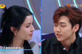 哈妮克孜暴打焉栩嘉，李雪琴秒答秦霄贤优点，何老师笑翻！视频封面