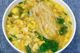 鸡蛋炝锅面，终于吃上了，网友给的配方太赞了，5分钟搞定，真赞