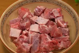 排骨无论怎么做，切记不要直接焯水，多加这一步鲜嫩多汁不腥不柴视频封面