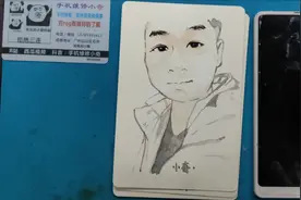 粉丝寄修的小米MIX2S，屏幕摔坏，小瑕疵也要求换总成视频封面