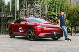 近30万的价格买比亚迪汉EV，除了3.9S加速还能买到什么视频封面
