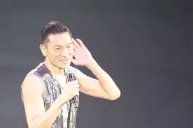 难怪刘德华唱广告歌曲火的！《长途伴侣》细节处理和专业歌手无疑