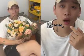 小伙假装亲自己的兄弟，兄弟被亲后瞬间傻眼：“我不干净了！”视频封面