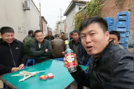 河北农村白事烟酒啥档次？大哥说出价格别不信，比你那里档次高吗视频封面