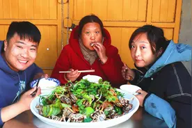 大根做蒜蓉干锅50只螃蟹，先炸碎催大火爆炒，麻辣鲜香喜欢收藏视频封面