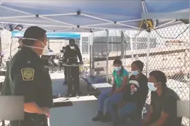 美国未来60天暂停接受移民 特朗普借疫情巩固反移民立场？视频封面
