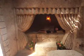 荒野建造：越南美女挑战自我，竟独自一人造出地底别墅，太厉害了视频封面