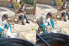 女子晒爸妈恩爱日常，一举一动满是爱，镜头一转看弟弟动作乐翻视频封面