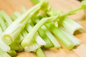 荷尔蒙不足身体就会出现异常，要想补充荷尔蒙可以吃这十大食物视频封面