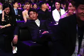 张一山现场演示北京瘫，旁边的杨紫一脸嫌弃，“我不认识你！”