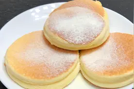 不用烤箱在家做舒芙蕾蛋糕，一个平底锅搞定，蓬松柔软，入口即化