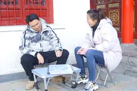 猜字谜：左有十八，右有十八，二四得八，一八得八，被傻姑娘答对