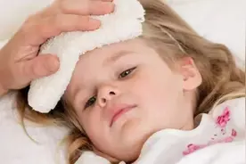 宝宝低烧别急着喂药，采用这些方法降温，安全无副作用