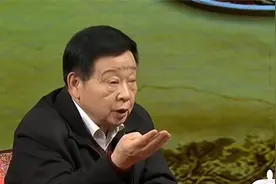 困难时期，毛主席与人民血肉相连，坚持不吃肉不吃蛋吃粮不超标！