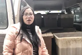 小伙收购3000斤黄鳝从湖北拉到湖南，到底能赚多少钱？你能想到吗