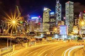 香港人来大陆旅游，第一次来深圳，发出感慨：深圳越来越厉害了视频封面