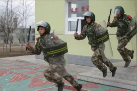 警卫员属于文职类？他们才有资格配备警卫员，还有一类是特殊人才视频封面