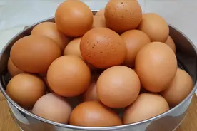 这才是腌鸡蛋正宗做法，掌握配方比例，个个出油冒泡，做法还简单