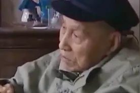 高龄老汉返老还童，白发转黑长出新牙，有人说是掐小辈的不祥之兆视频封面