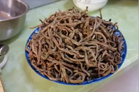 你们要的薇菜（牛毛广）的家常做法