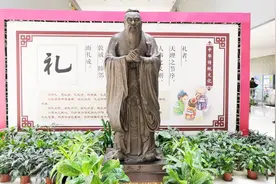 现代化的上海浦东图书馆，更大、更全、更智能！视频封面