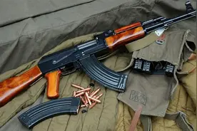 “AK”还是“阿卡”，AK-47究竟应该怎么读？这才是正确发音视频封面