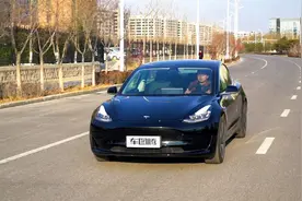 实测特斯拉Model3冬季续航：衰减高达59.8%！视频封面
