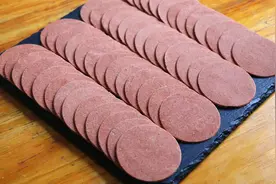 自制山楂片，酸甜可口，绿色无添加，吃起来更放心