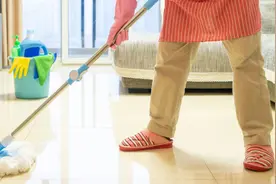 女子称上海做20年月嫂的妈妈存款有482万？当事人：我吹牛的视频封面