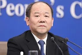 105.07！总人口性别比略有降低！宁吉喆：我国人口性别比持续改善视频封面