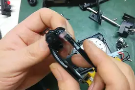 今天修了一台收音机！这台机器价格都不够抵工时费的视频封面