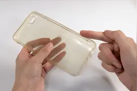 手机壳发黄别扔，教你个小妙招，手机壳立马干净如新，省钱省力视频封面