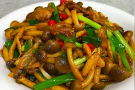 最近很火的蘑菇做法，饭店一盘卖58，在家成本不到5元，真解馋视频封面