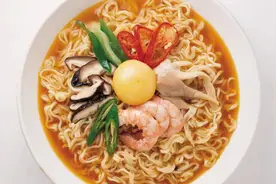 泡面桶还隐藏了几个小机关，知道后泡出来的泡面更好吃了，实用