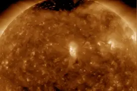 太空看太阳，这个延时的拍摄很漂亮视频封面