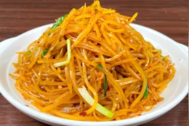 饭店的酸辣土豆丝原来是这样炒的，酸辣脆爽不坨不粘，开胃又下饭视频封面