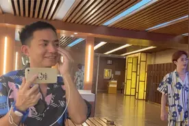 陌生帅哥带我们体验东北洗浴，南方人害羞放不开，搓澡太酸爽了！