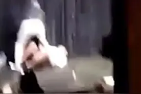 美喜剧演员舞台上晕倒，结果确诊感染新冠肺炎 一个细节令人后怕