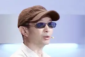 婚礼丈夫邀请了女同学来 这个事妻子纠结了18年 丈夫：心眼太小