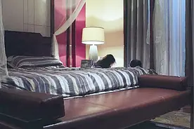 爷爷奶奶半夜偷吃，还被孙女逮了个正着，这脸丢大了视频封面