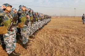 新兵入伍成长录：穿上这身军装是我一辈子的骄傲！视频封面