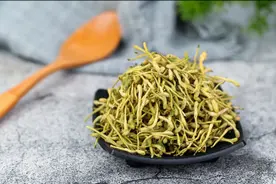 金银花口服液与复方金银花颗粒有什么不同，功效一样吗？医生讲视频封面