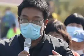 业主们同意安插充电桩，却害怕离自己住处太近，存在安全问题视频封面