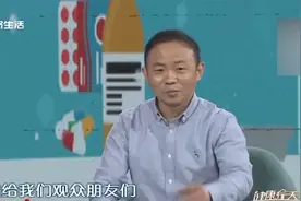 牙线你真的会用吗？医生现场演示牙线用法，涨知识了丨健康行天