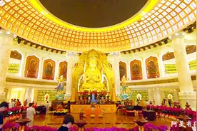 海南南山寺南海观音，小夫妻三年前许愿共结连理，如今虔诚还愿视频封面