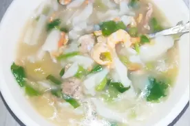粘米粉最火的做法，一搅一淋，有菜有肉有海鲜，真好吃
