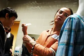 梨泰院杀人事件：仅仅是因为好玩？无辜大学生身中数刀惨遭杀害！视频封面